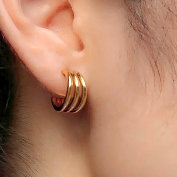 🆕️ Stylish Minimalistic Hypoallergenic Dainty Elegant Triple C-Hoops Earrings - Picture 3 of 8